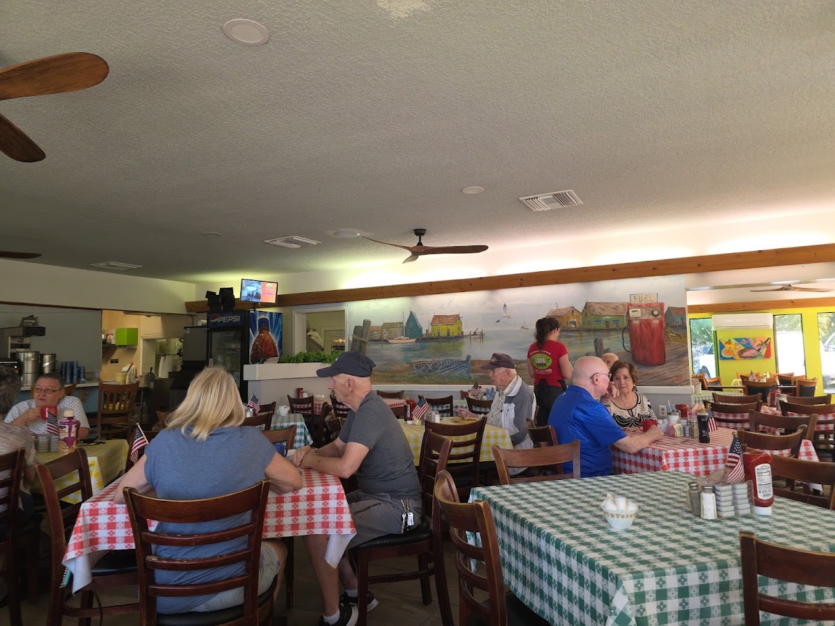 La Loma Coney Island Restaurant - Photo 2
