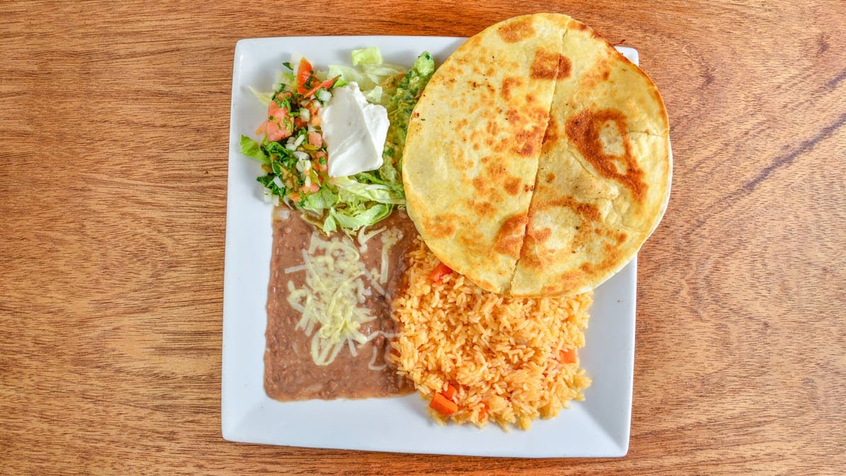 El Molcajete Mexican Grill - Photo 3