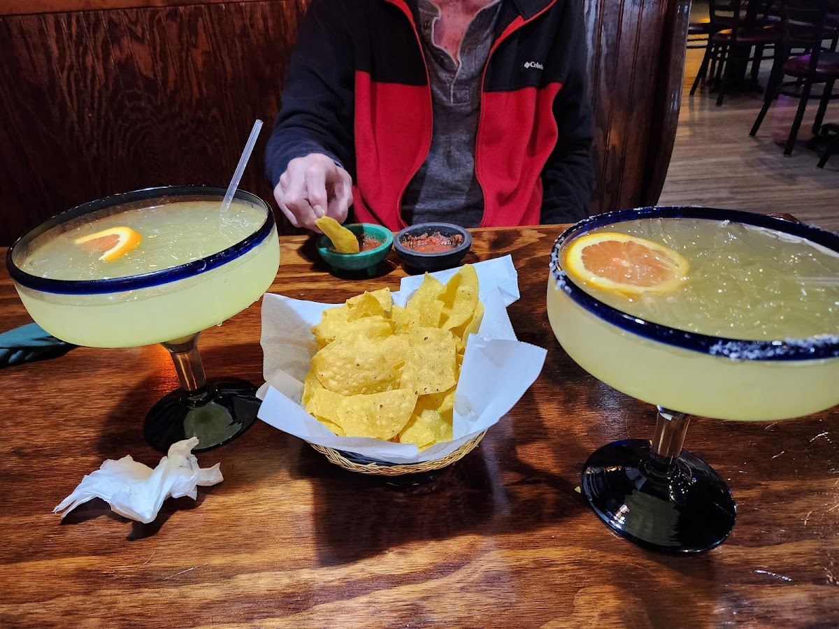 El Molcajete Mexican Grill - Photo 5
