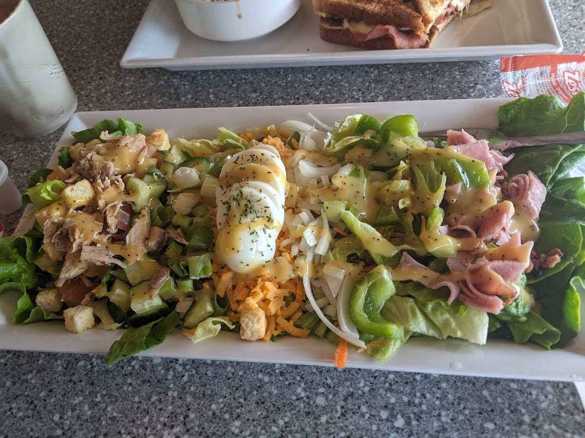 Cranberry's Family Restaurant - Photo 3