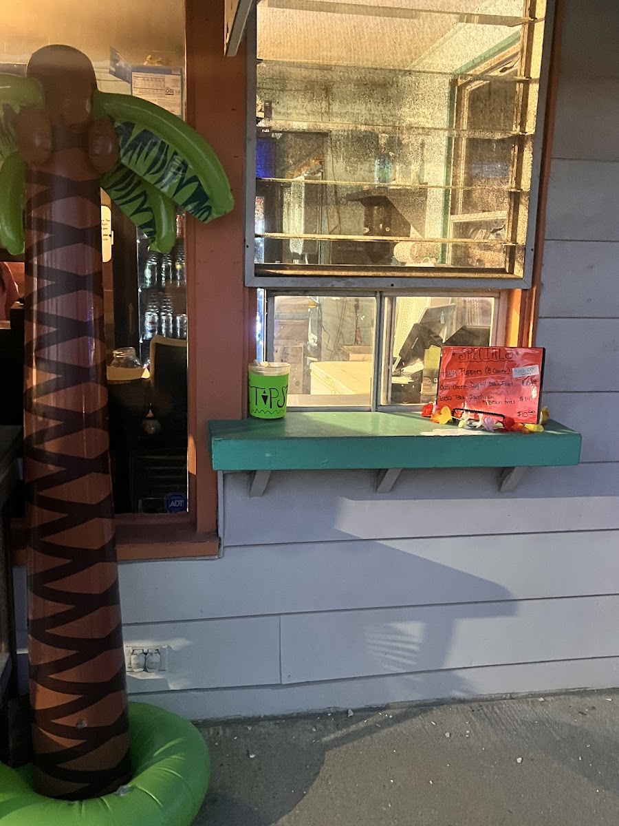 ChincoTiki Caribbean Bar and Grill - Photo 4
