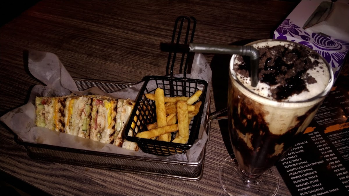 Funkariyan Cafe - Photo 6