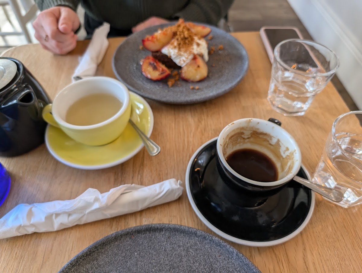 Vanilla Black Coffee & Books - Photo 5