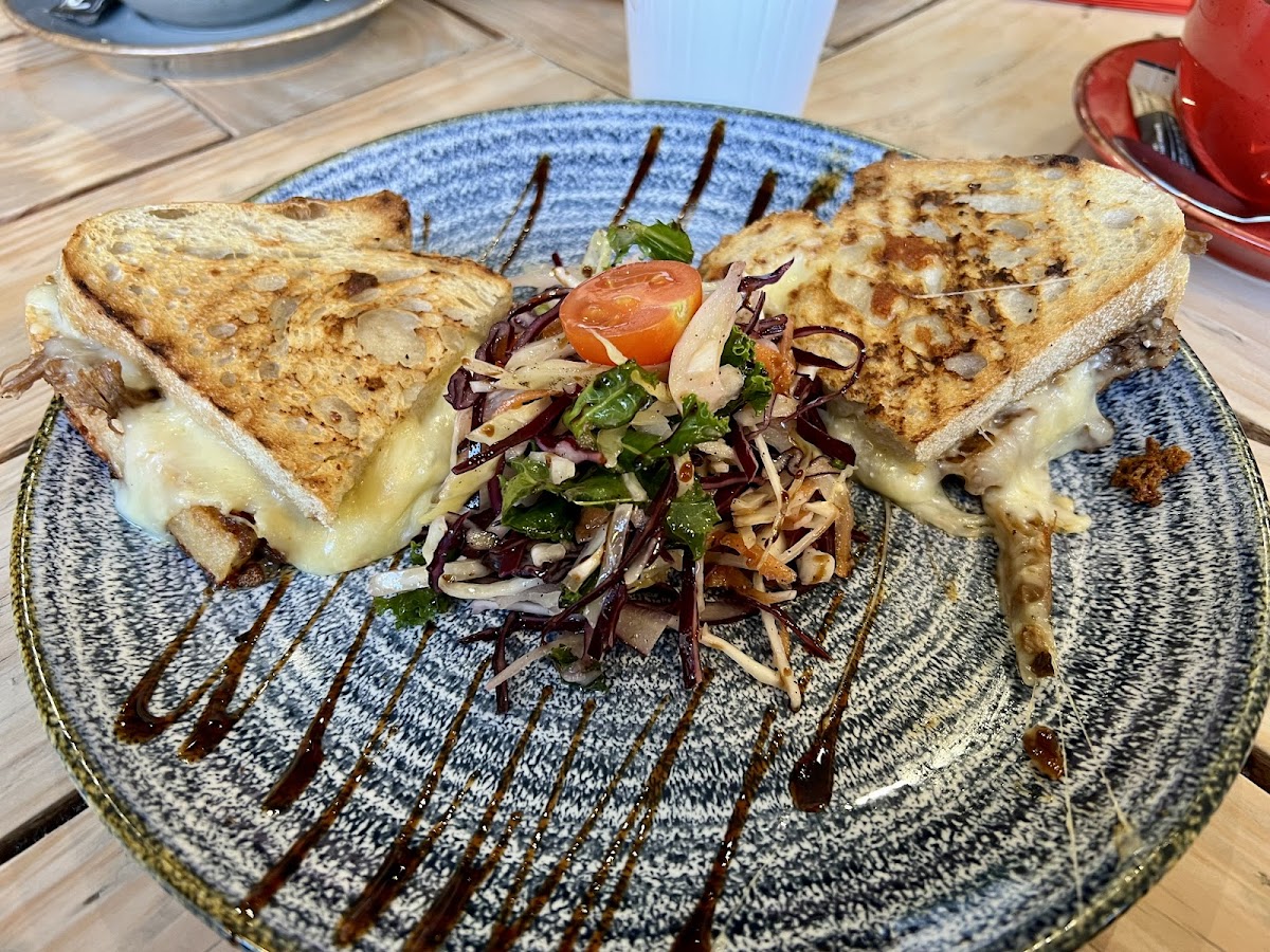 Laco Café & Bistro - Photo 6