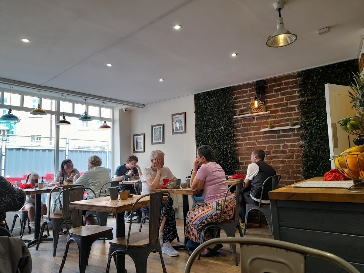Laco Café & Bistro - Photo 8