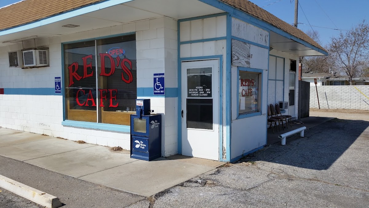 Red's Cafe
