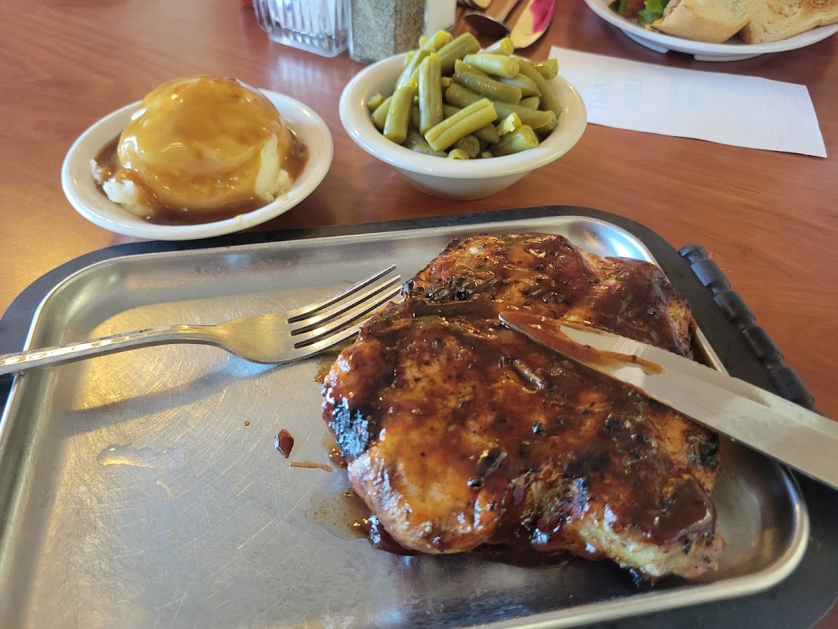 Carriage Inn Restaurant - Photo 9