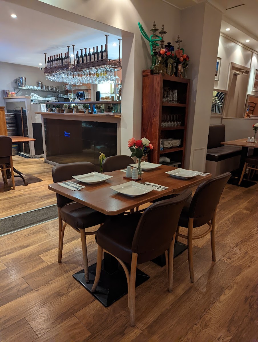 Mazar Restaurant - Photo 3