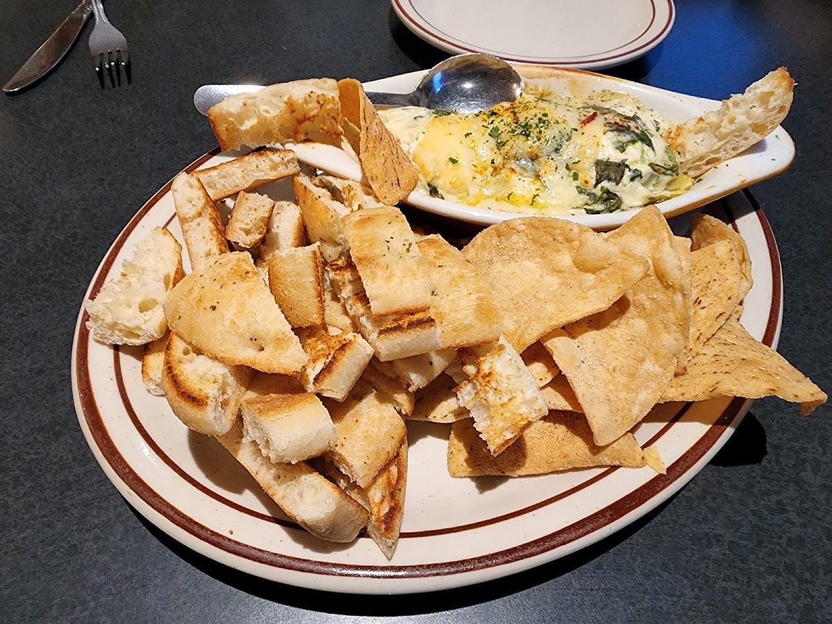 Lisa's Restaurant & Lounge - Photo 1