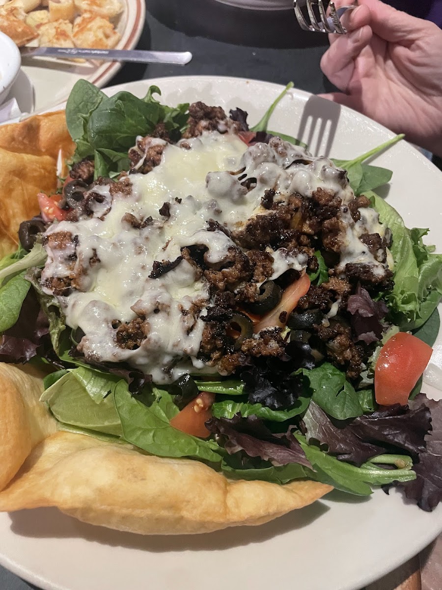 Lisa's Restaurant & Lounge - Photo 6