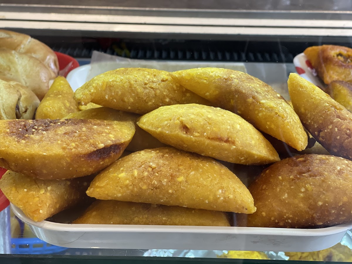 Delipan Colombian Bakery & Cafe - Photo 6