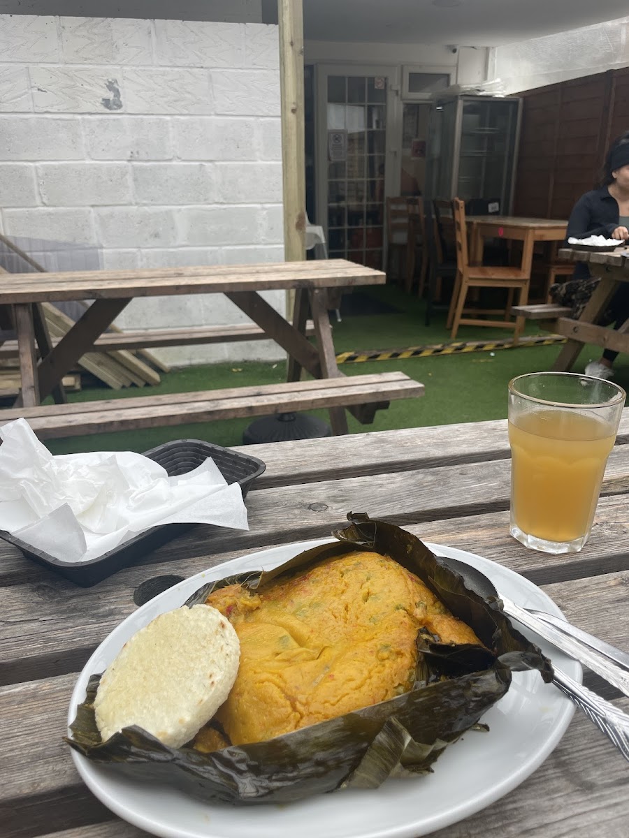 Delipan Colombian Bakery & Cafe - Photo 7