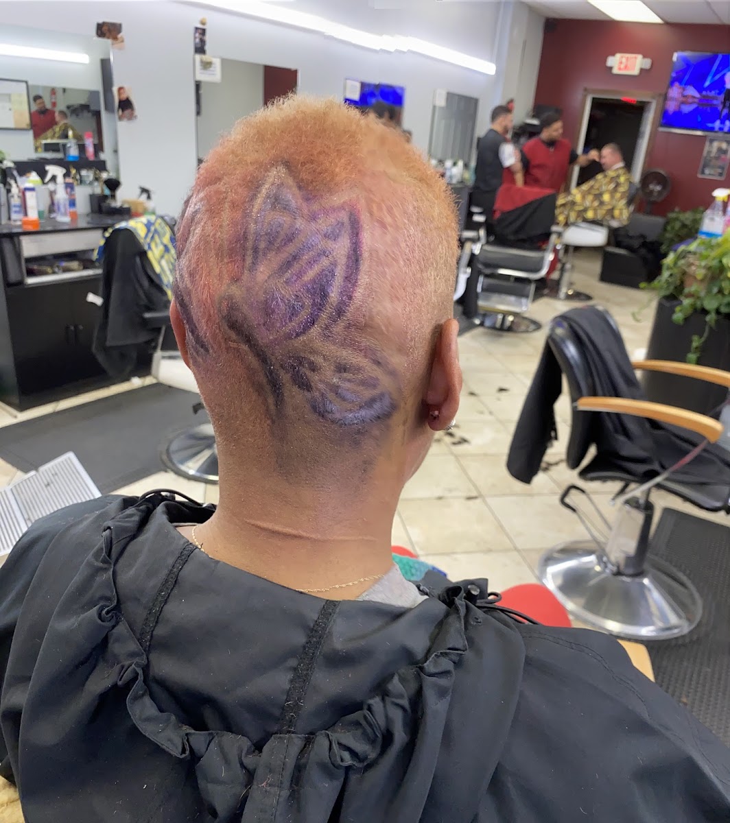 Mayeya's Unisex Salon - Photo 2