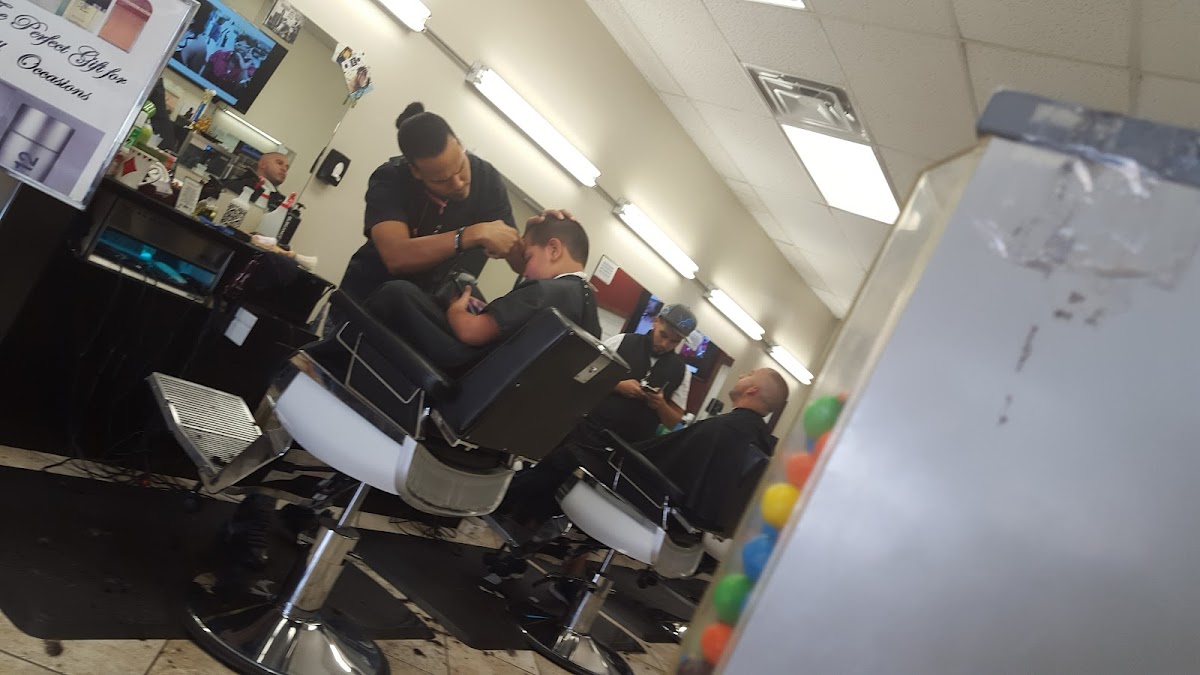 Mayeya's Unisex Salon - Photo 3