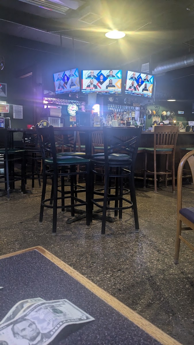 CaT's Pourhouse - Photo 2