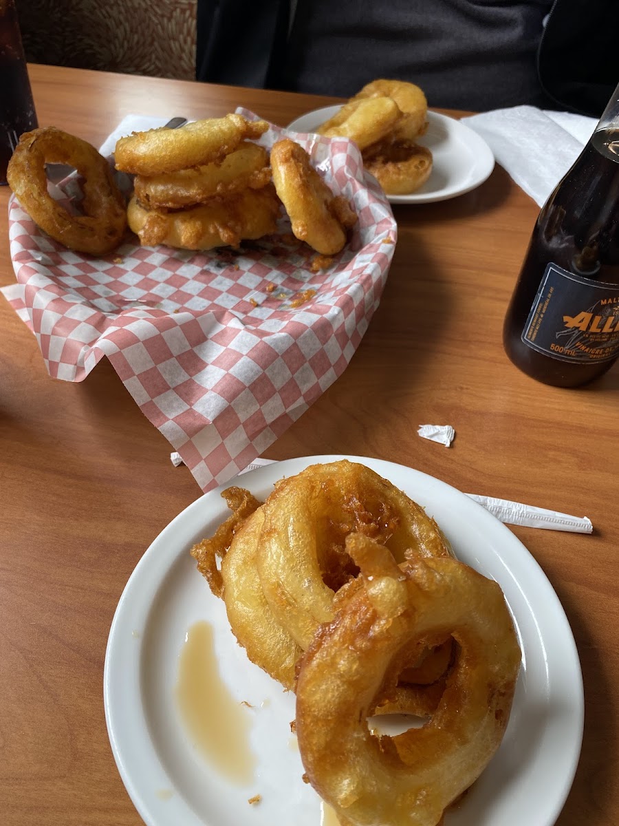 Tiny's Bar and Grill, Paradise - Photo 2