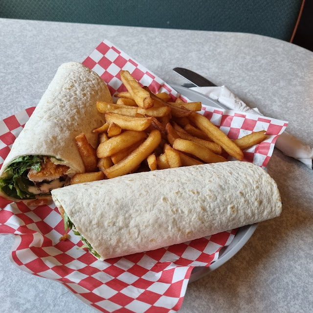 Chicken with Garlic Mayo Wrap and Chips