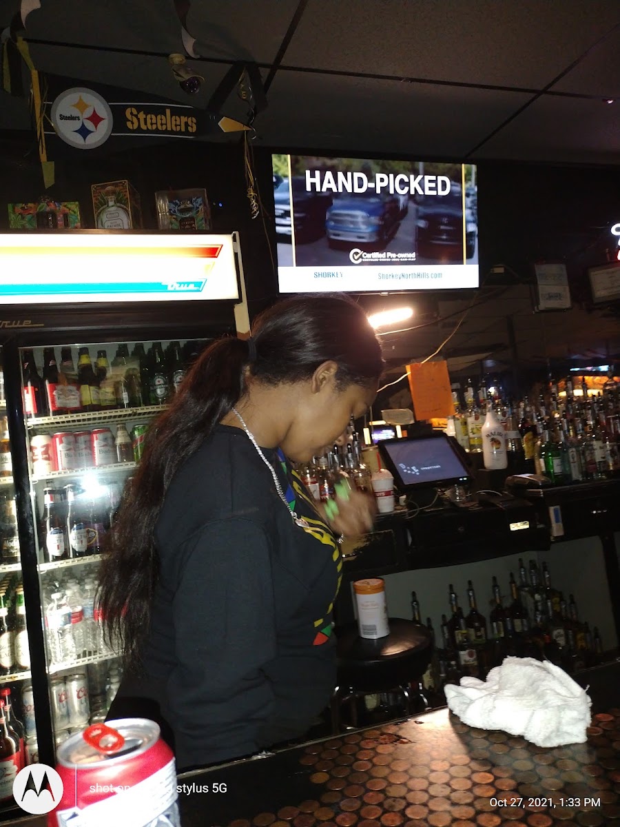 Denise & Earl's - Photo 2