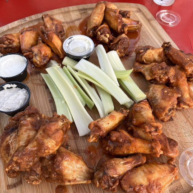 Wing Sampler w Beer