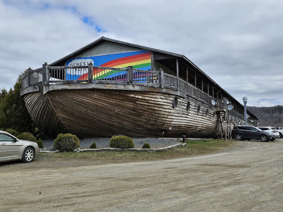 Noah's Ark Cafe - Photo 2