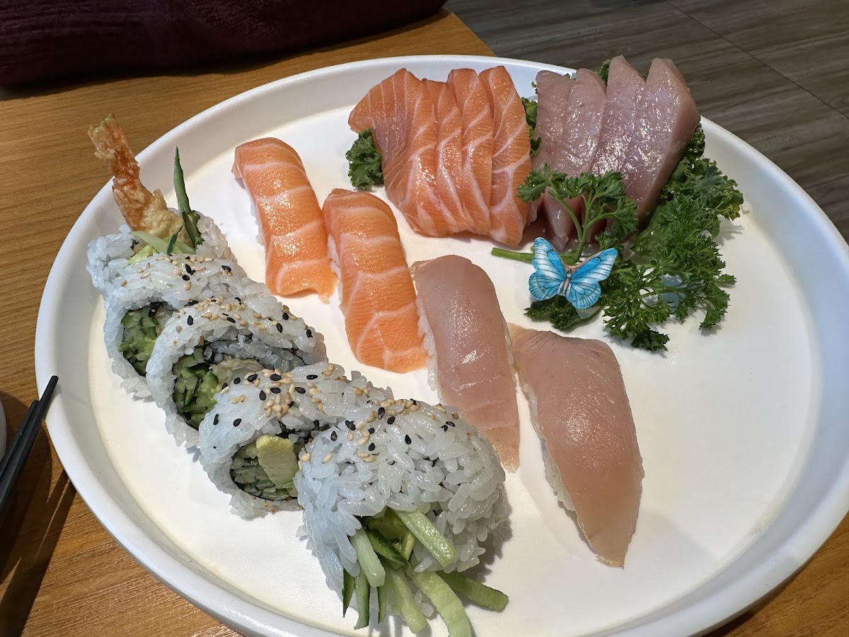 Shoku Sushi & Grill - Photo 4
