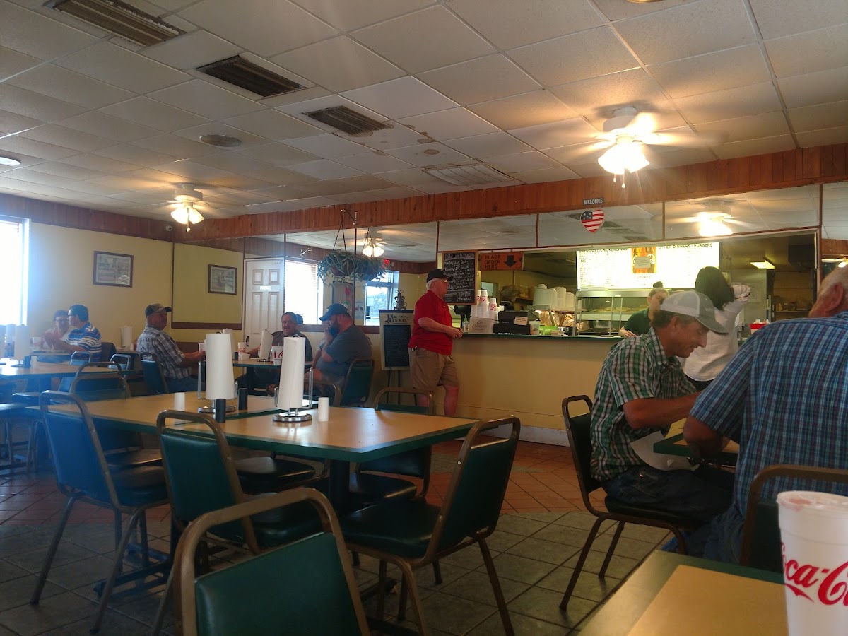 Jojo's Family Restaurant - Photo 2
