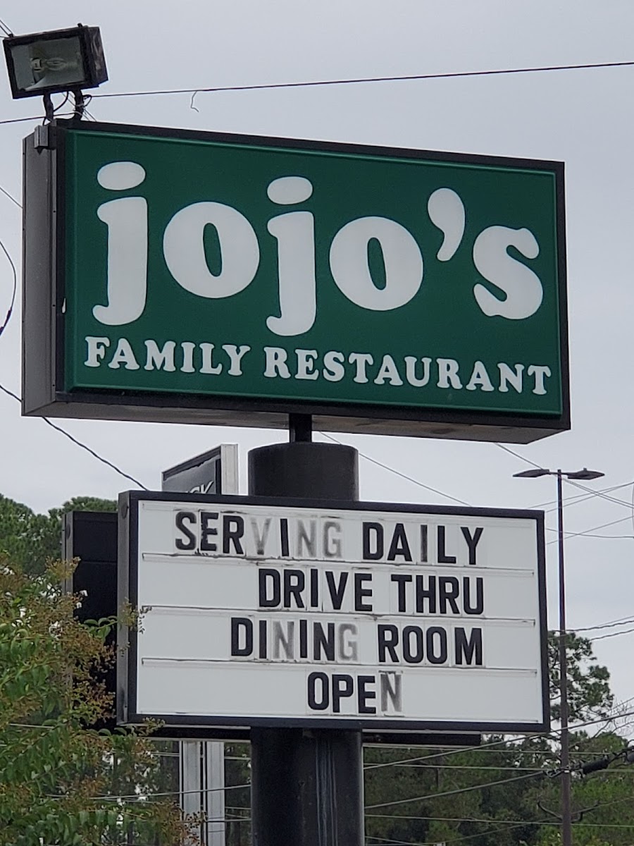 Jojo's Family Restaurant - Photo 4