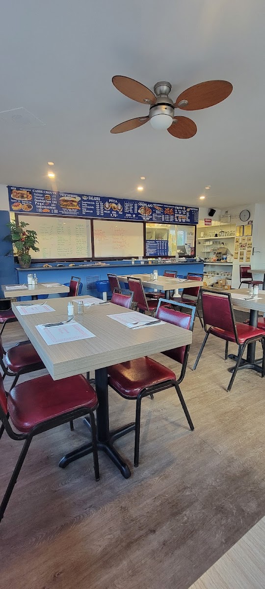 Restaurant St-Zotique Souvlaki - Photo 3