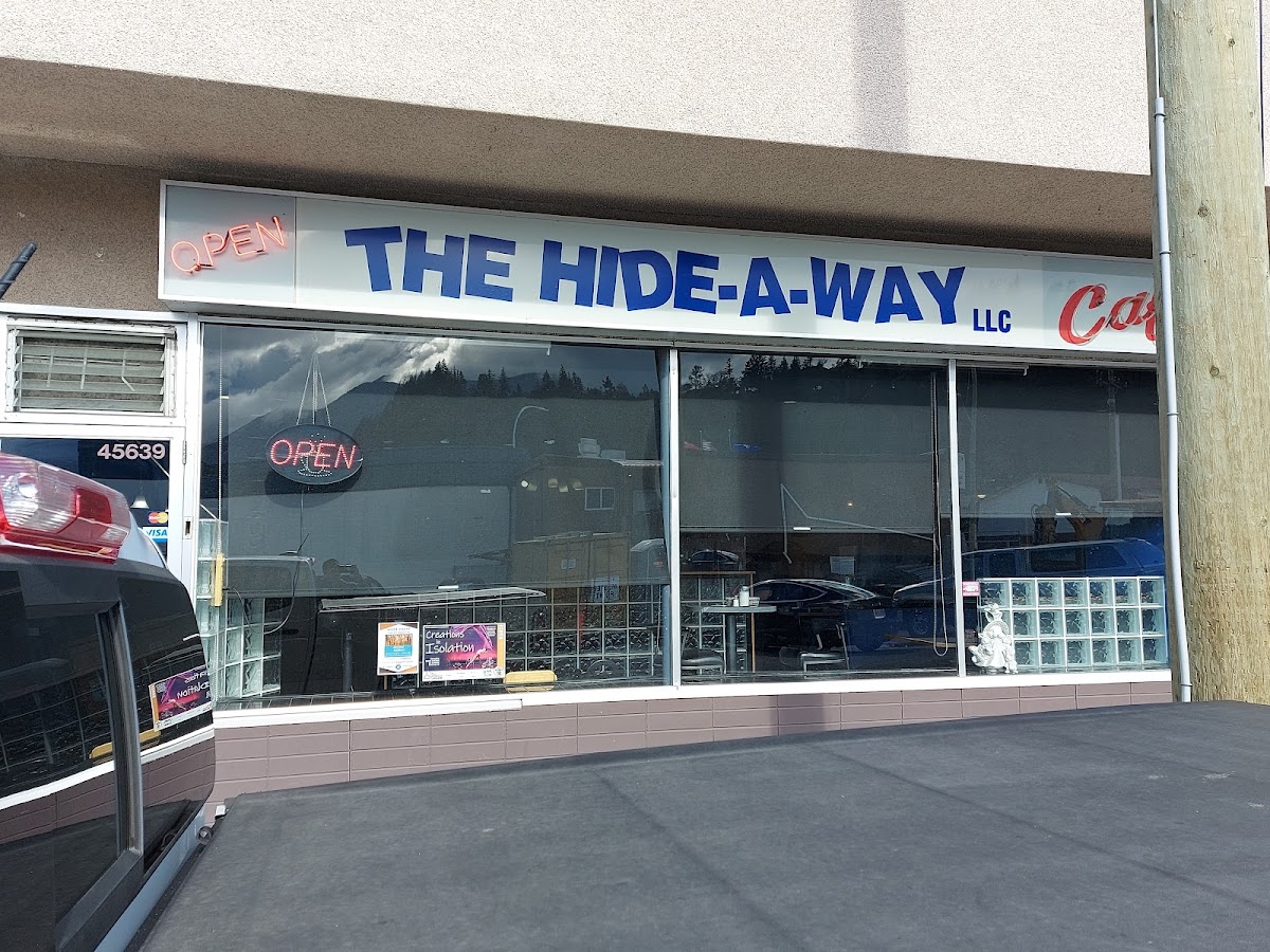 Hide-A-Way Cafe - Photo 4