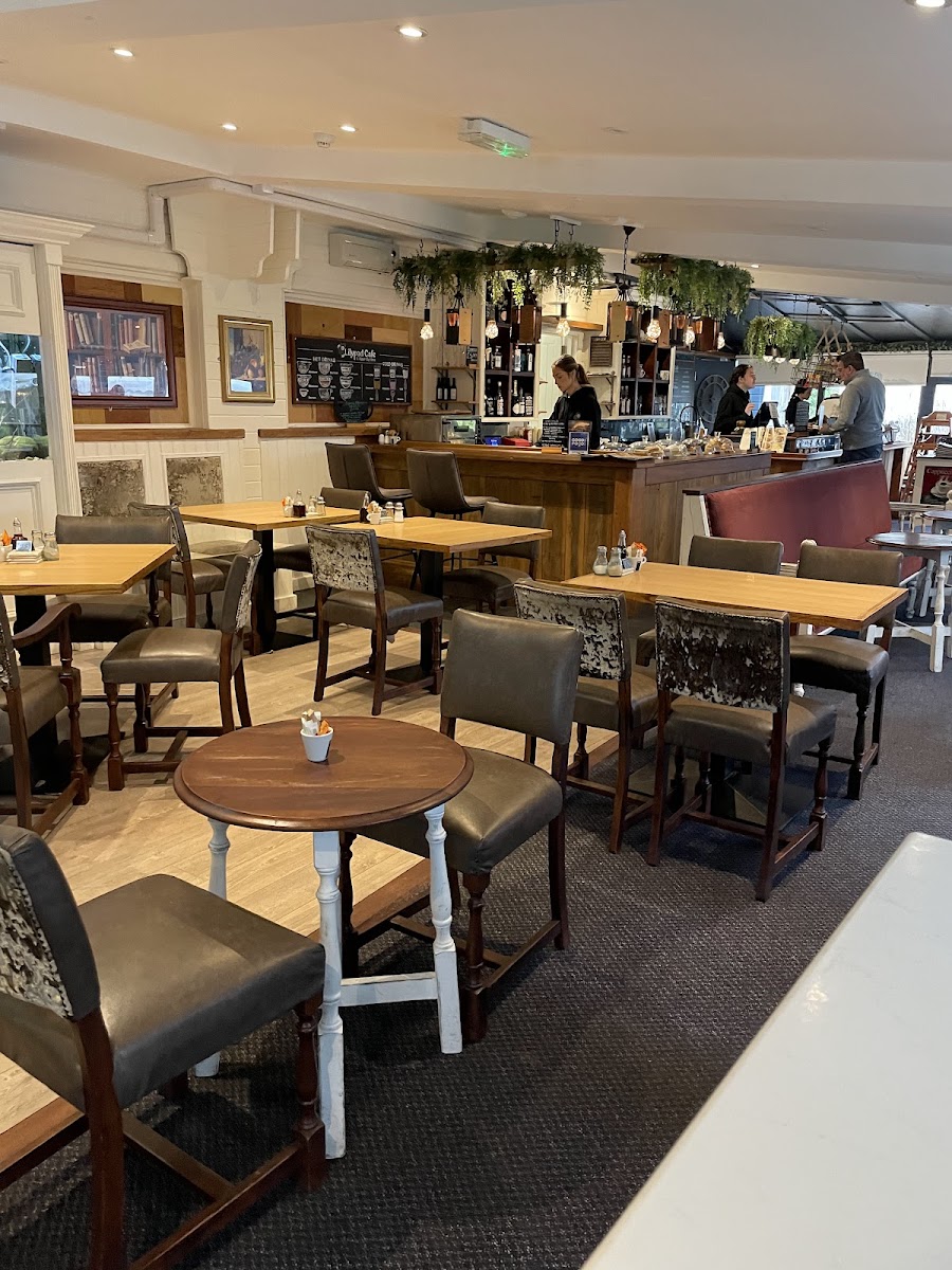 Lilypad Cafe & Water Gardens - Photo 2
