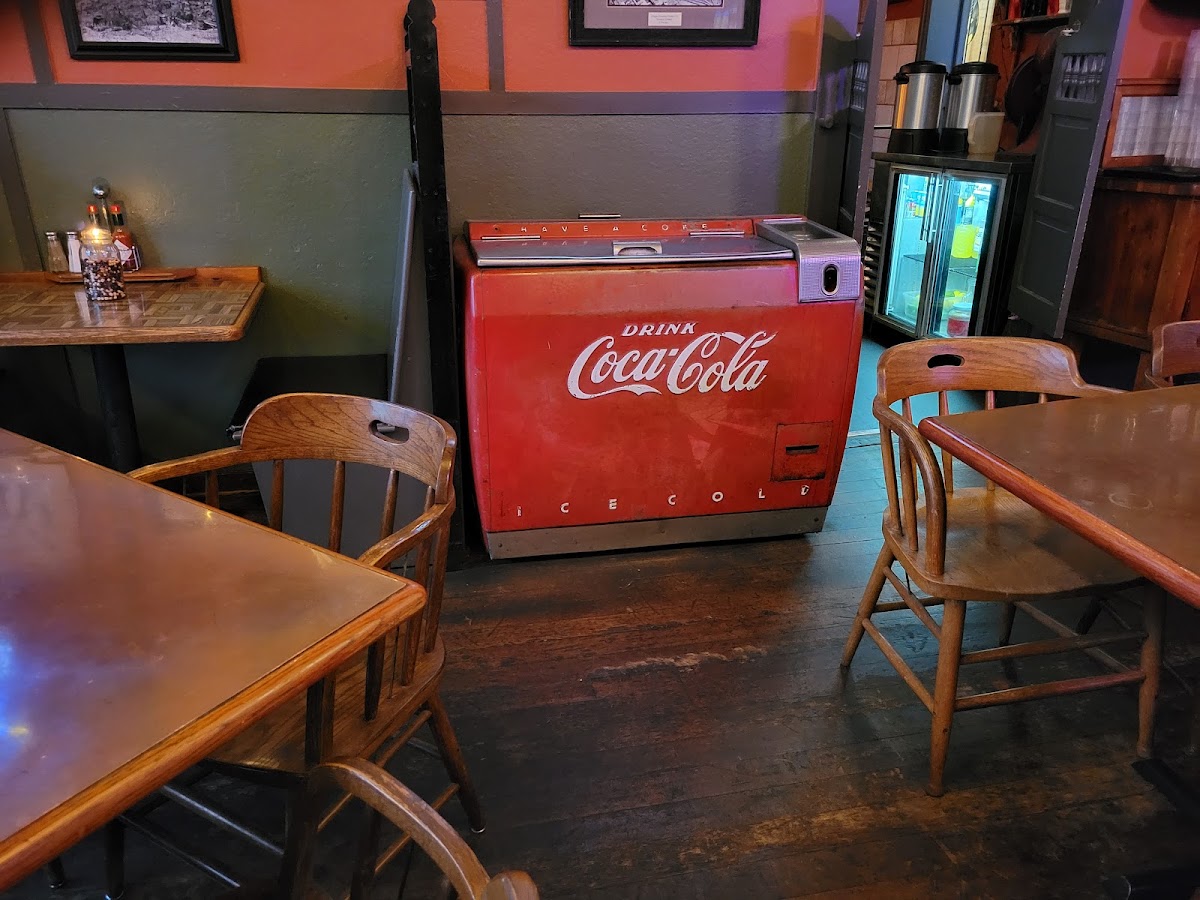 The Black Iron Grill - Photo 3