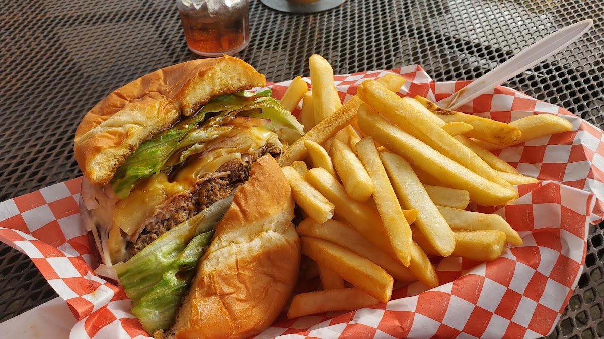 The Black Iron Grill - Photo 5