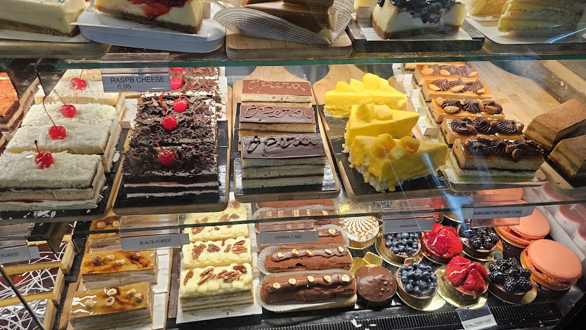 Parama Cafe - Photo 2
