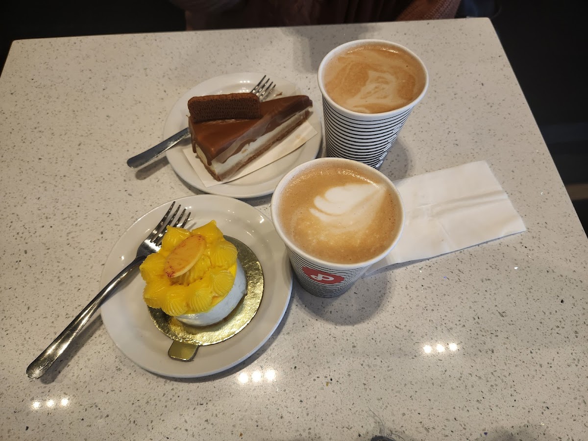 Parama Cafe - Photo 7