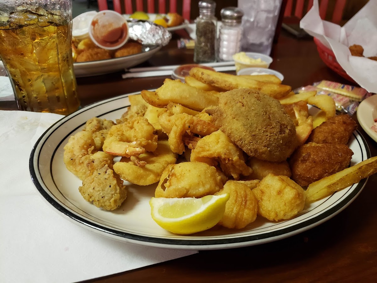 Black's Seafood Restaurant - Photo 1