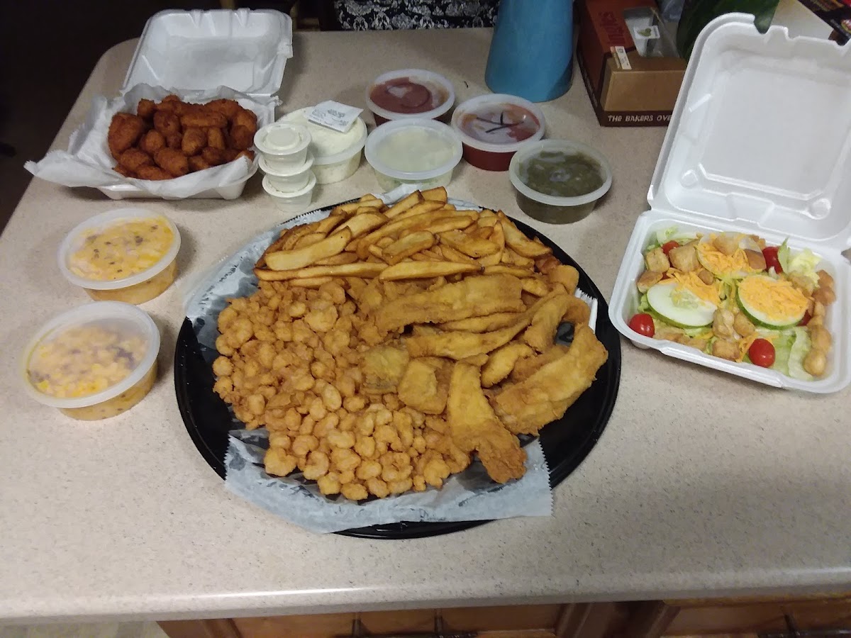 Black's Seafood Restaurant - Photo 8