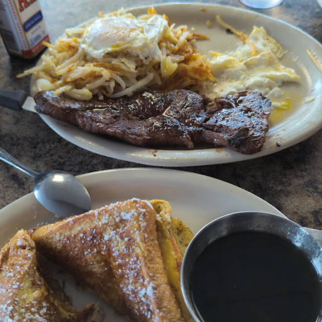 Eggs Hashbrowns Toast