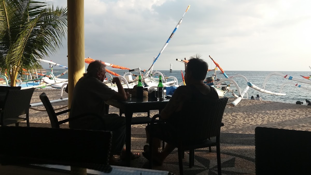The Office Bar & Restaurant - Photo 6