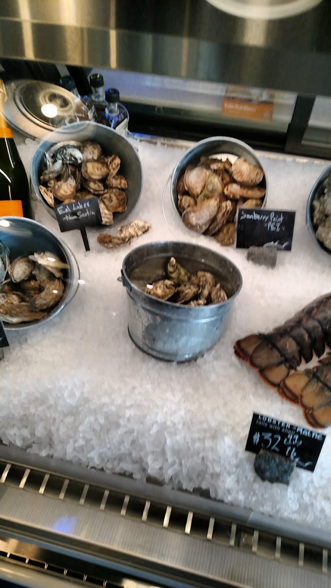 Dakota Seafood - Photo 6