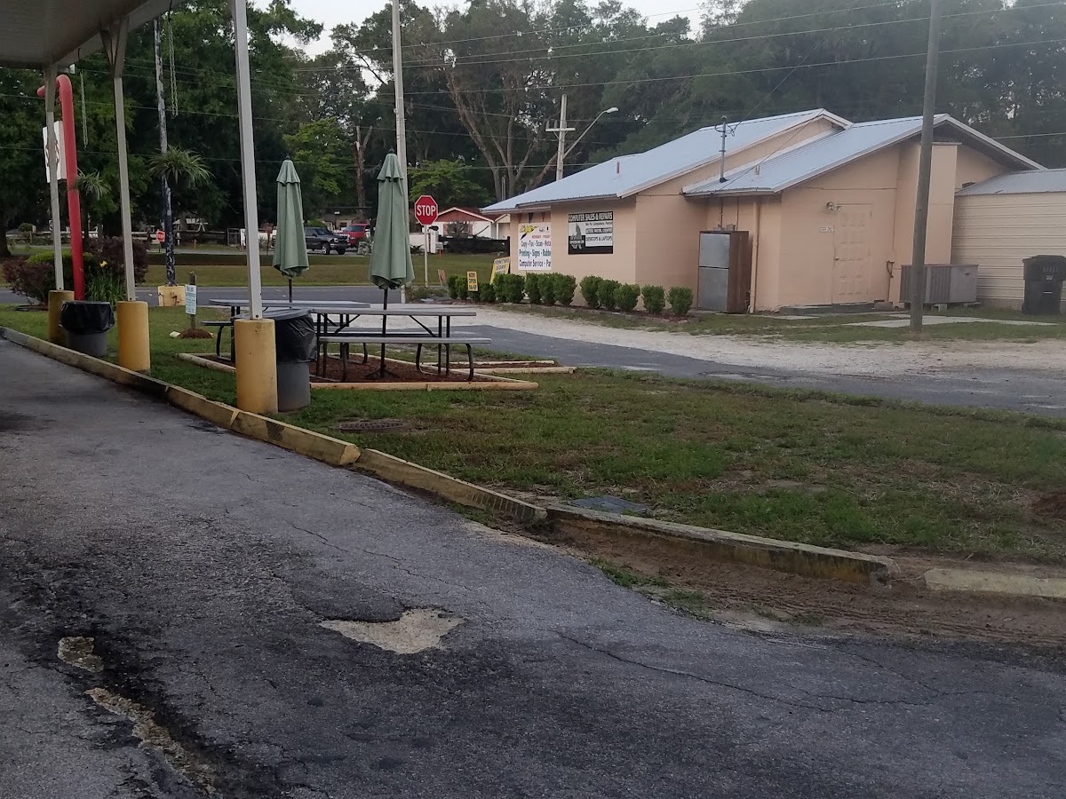 Shakers Drive-Thru - Photo 6