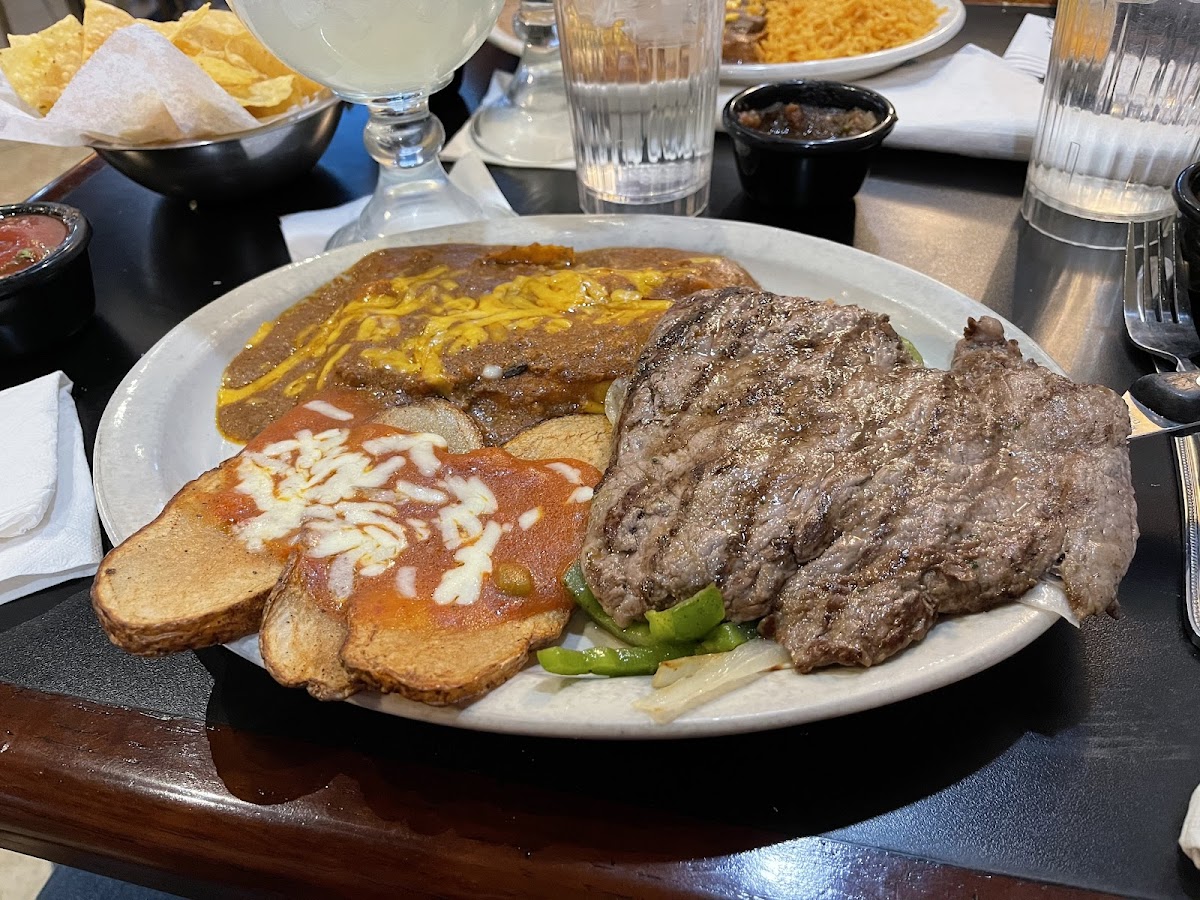 Ernesto's - Photo 9