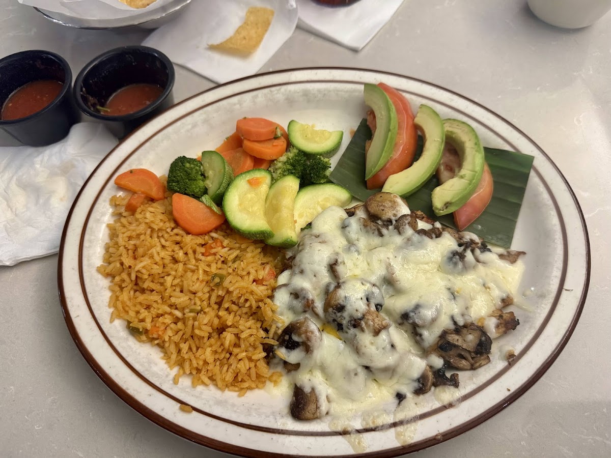 Ernesto's - Photo 6