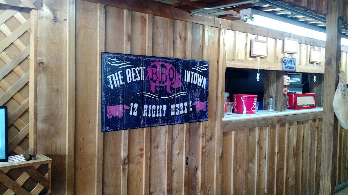 B.E. SCOTTS BBQ - Photo 9