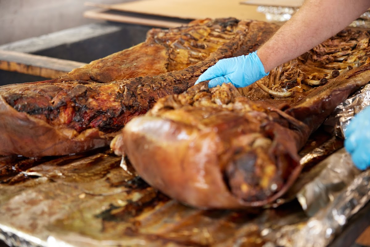 B.E. SCOTTS BBQ - Photo 7