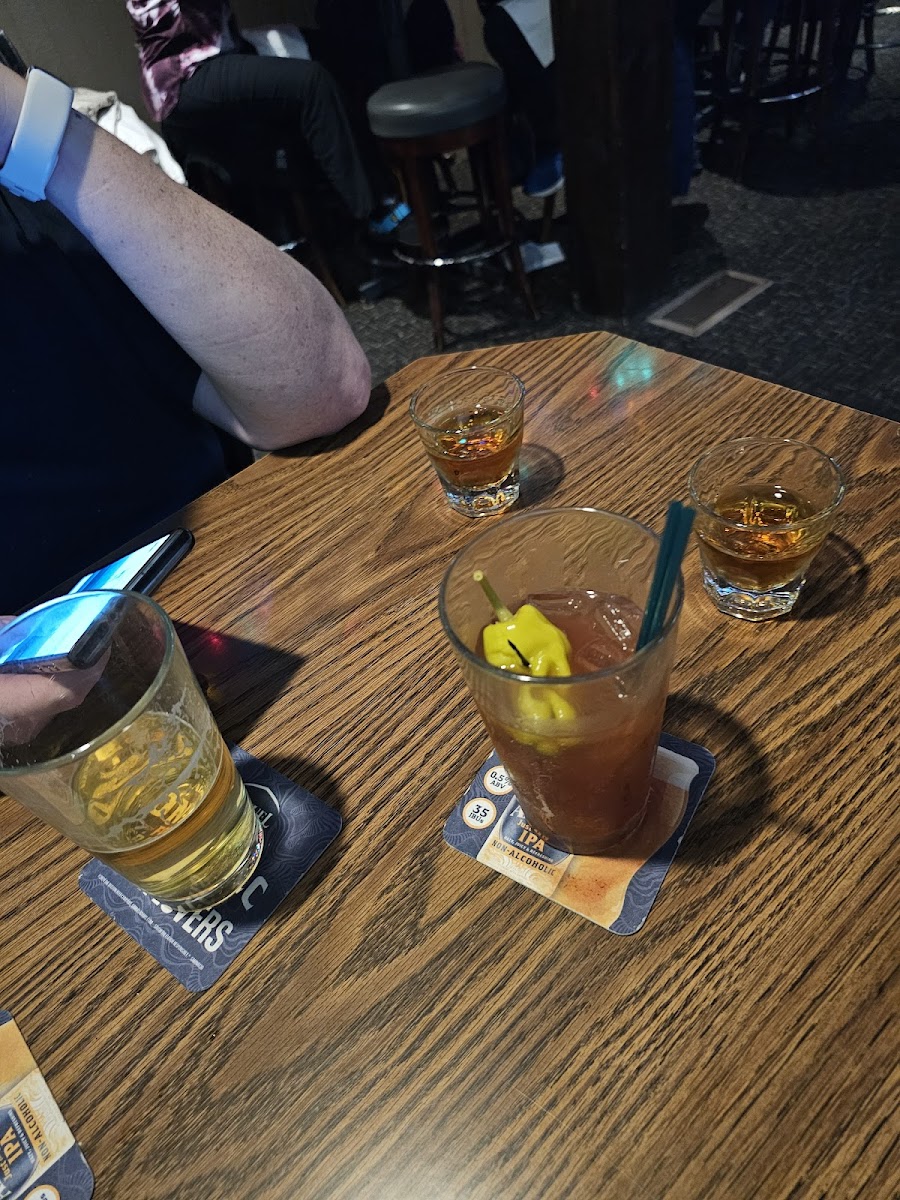 Gil's K-Nine Bar - Photo 5