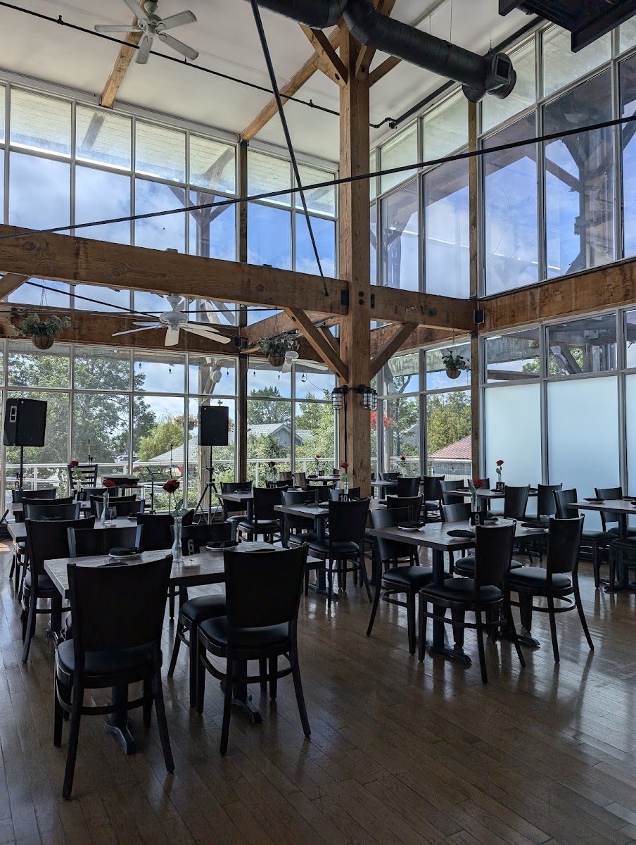 Bluffers Restaurant & Event Centre - Photo 9