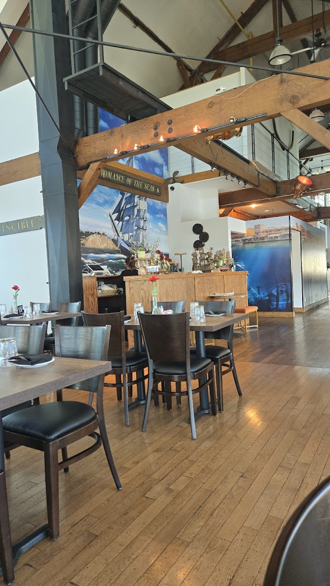 Bluffers Restaurant & Event Centre - Photo 4