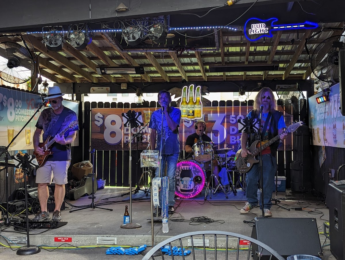 Papa's Bourbon and Beer House - Photo 4
