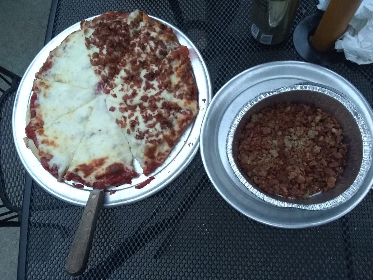 Papa's Bourbon and Beer House - Photo 8