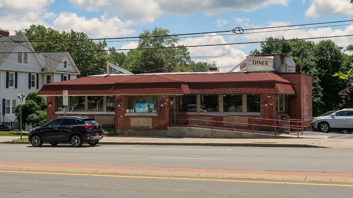 Miss Monticello Diner - Photo 9